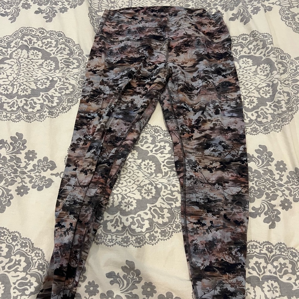 Lululemon leggings - like new